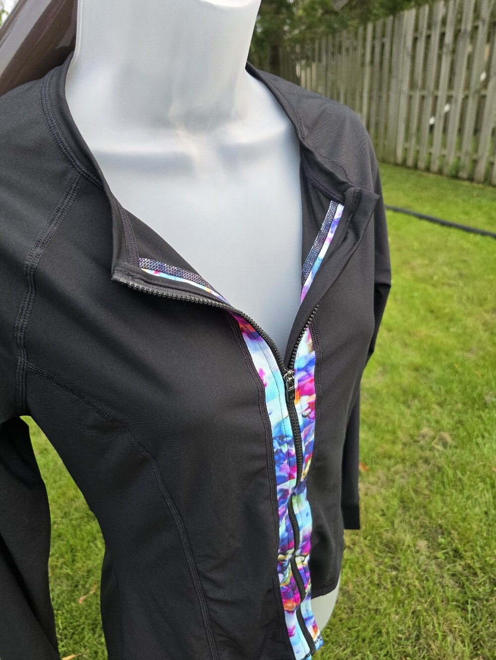 Athleta Rashguard - Picture 2 of 8